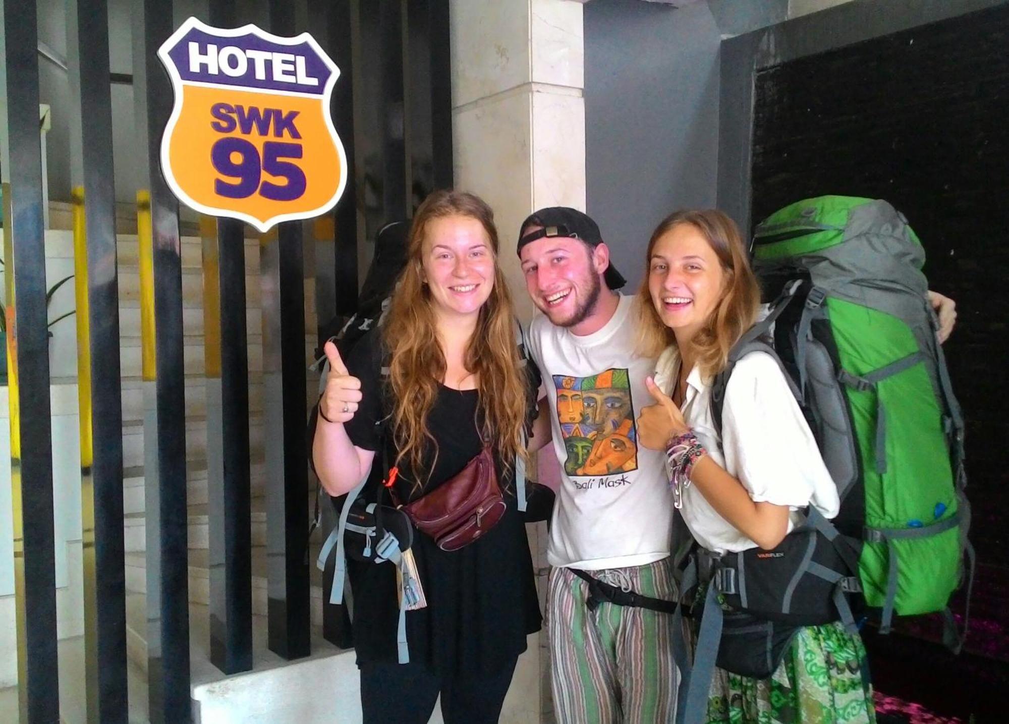 SWK 95 Hotel Surabaya Buitenkant foto