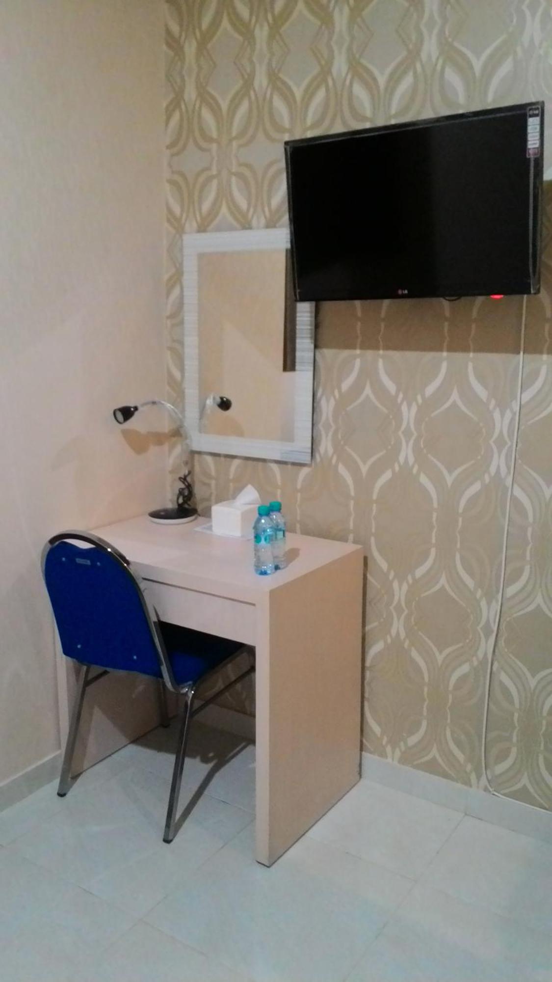 SWK 95 Hotel Surabaya Buitenkant foto