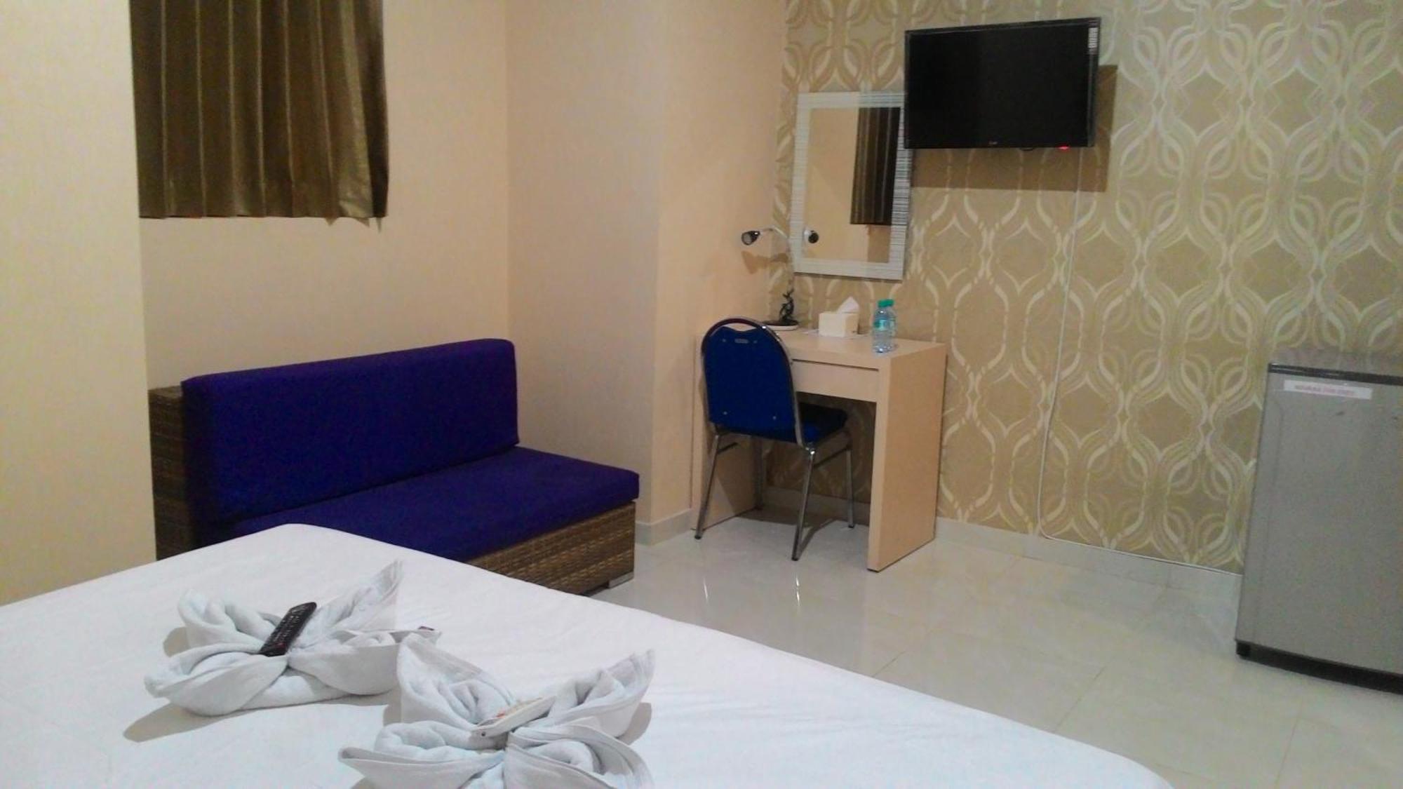 SWK 95 Hotel Surabaya Buitenkant foto