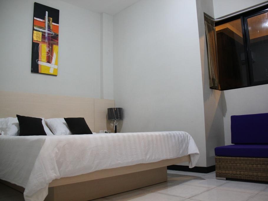 SWK 95 Hotel Surabaya Buitenkant foto