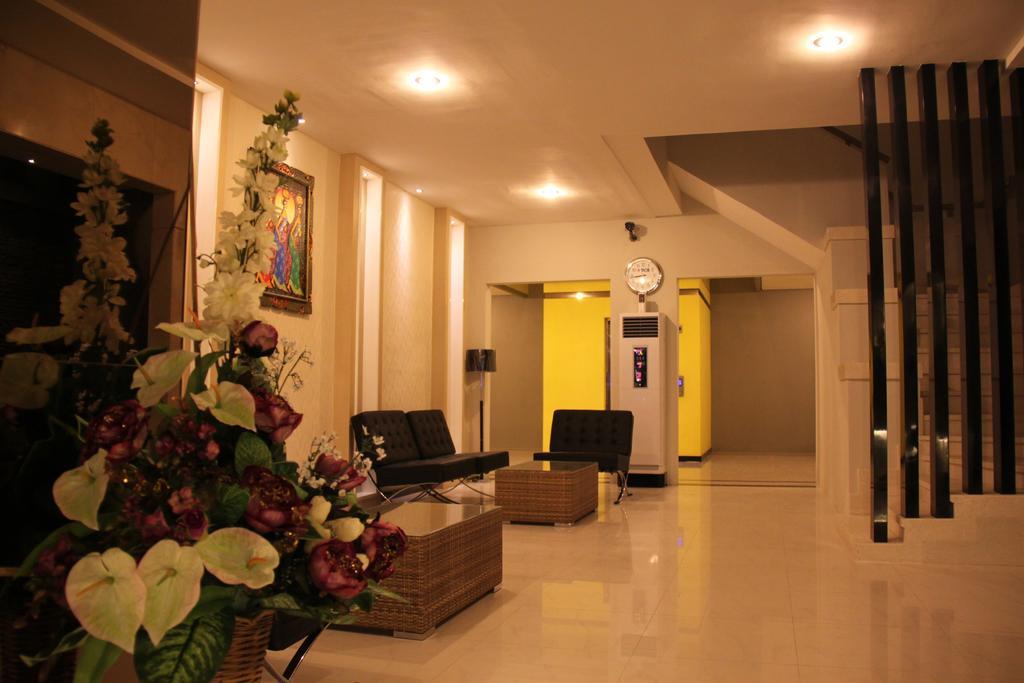 SWK 95 Hotel Surabaya Buitenkant foto