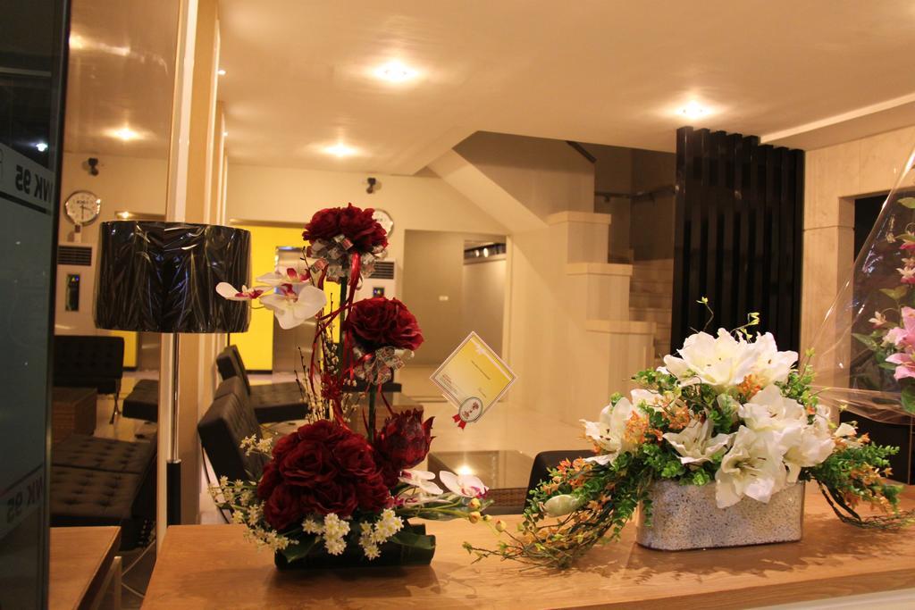 SWK 95 Hotel Surabaya Buitenkant foto