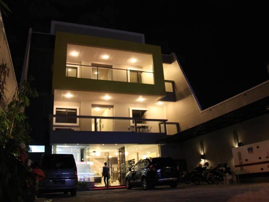 SWK 95 Hotel Surabaya Buitenkant foto